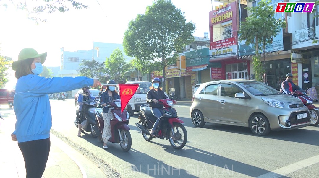 Tuổi trẻ thành phố Pleiku góp sức đảm bảo an toàn giao thông