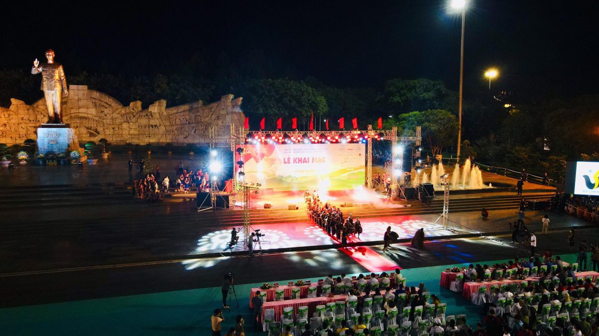 Vang vọng thanh âm đại ngàn từ quảng trường Đại Đoàn Kết