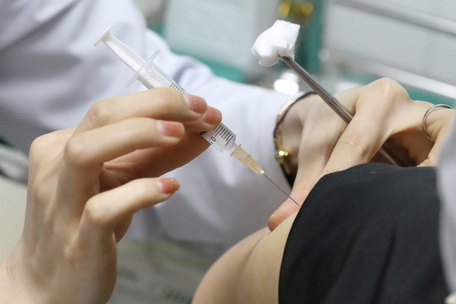 Lô vaccine COVID-19 đầu tiên của Covax về Việt Nam vào tháng 4