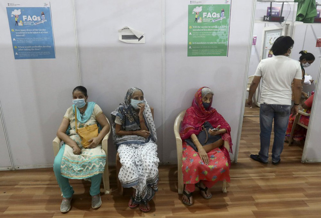 Hơn 137 triệu ca mắc COVID-19 trên thế giới, dịch bệnh diễn biến phức tạp ở các nước gần Việt Nam