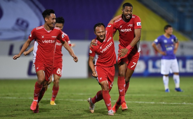 Hà Nội – Viettel: Rực lửa 2 thẻ đỏ, 7 phút định đoạt “derby Thủ đô”