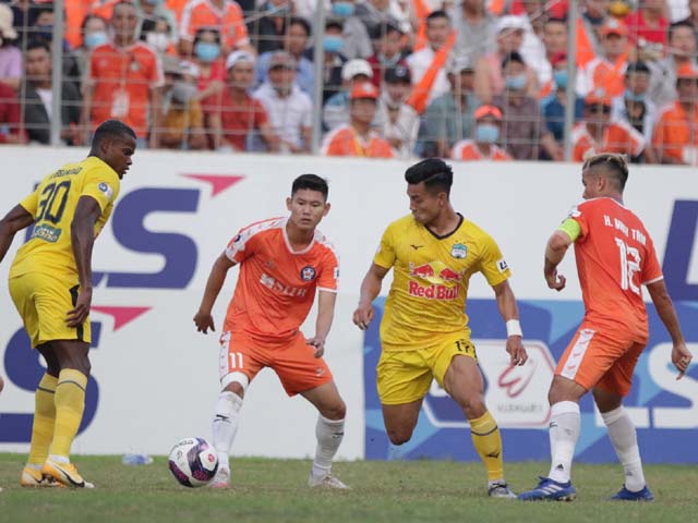 Đà Nẵng – HAGL: Văn Toàn ghi siêu phẩm sút xa, Công Phượng chốt hạ