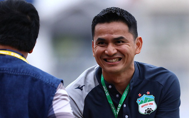 Kiatisuk nói gì khi tiếp tục cùng HAGL bay cao?