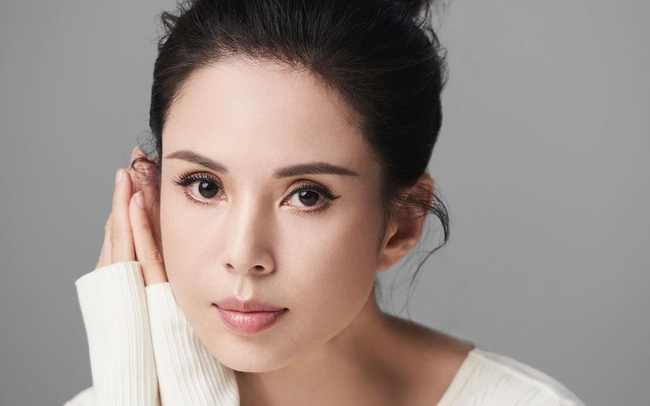 Sao Hong Kong Lý Nhược Đồng ăn thả phanh vẫn có vòng eo 55,88cm