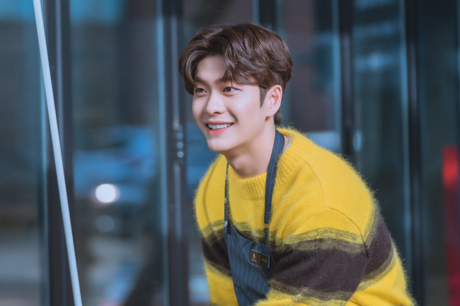 “Người tình màn ảnh” của Nhã Phương làm fan nữ “tan chảy” vì quá điển trai