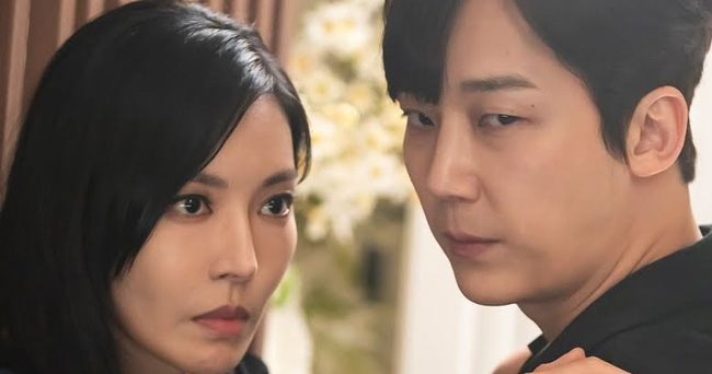 Sao phim “Penthouse” Yoon Jong Hoon muốn kết thúc với phần 3 cùng Kim So Yeon