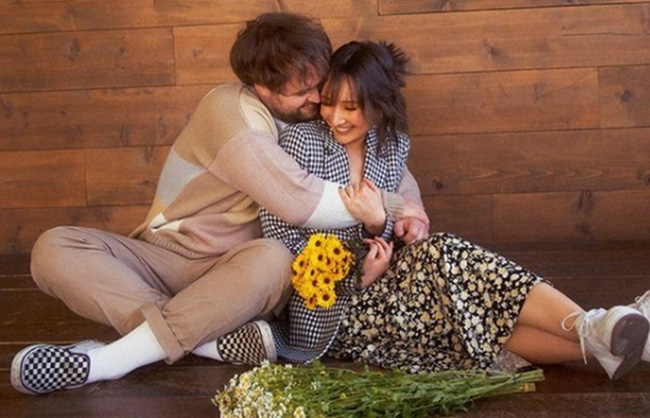 Con gái Mỹ Linh – Anh Quân khoe ảnh đính hôn