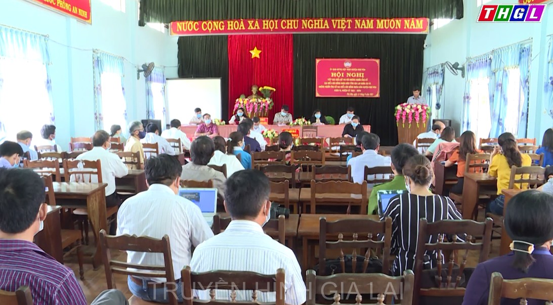 Các ứng cử viên đại biểu HĐND tỉnh và HĐND huyện Chư Pah, nhiệm kỳ 2021-2026 tiếp xúc cử tri thị trấn Phú Hòa