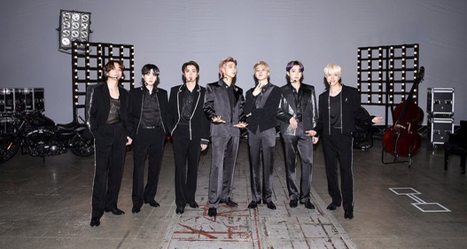 Billboard Music Awards 2021: The Weeknd thắng đậm đà, BTS không kém cạnh