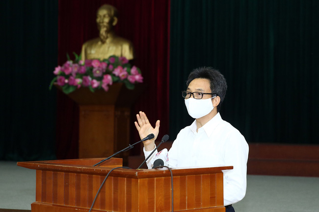 Phó Thủ tướng Vũ Đức Đam: “Chiến lược chống dịch là xuyên suốt, không thay đổi”