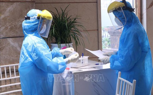 Sáng 4/5, có 2 ca mắc COVID-19 trong nước tại Hà Nội và Đà Nẵng