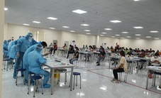Thủ tướng yêu cầu bảo đảm an toàn COVID-19 trong các khu công nghiệp