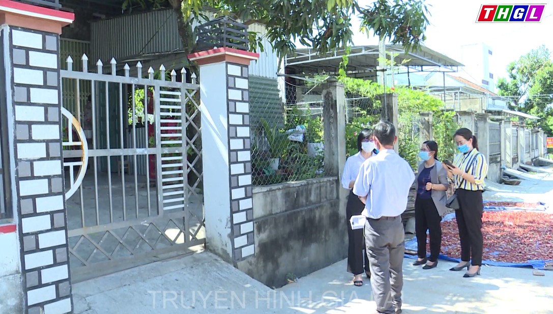 Phó Chủ tịch UBND tỉnh Nguyễn Thị Thanh Lịch – Phó Trưởng Ban Chỉ đạo phòng, chống dịch Covid-19 tỉnh kiểm tra công tác phòng, chống dịch tại thị xã An Khê