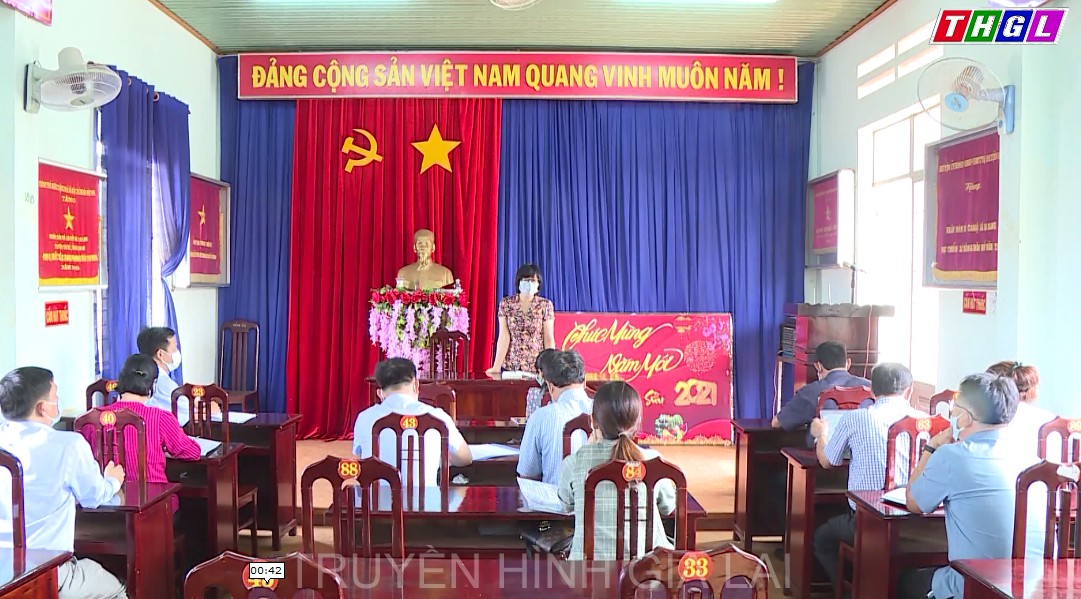 Phó Chủ tịch UBND tỉnh Nguyễn Thị Thanh Lịch – Phó Trưởng Ban Chỉ đạo phòng, chống dịch Covid-19 tỉnh kiểm tra công tác phòng, chống dịch tại huyện Chư Sê