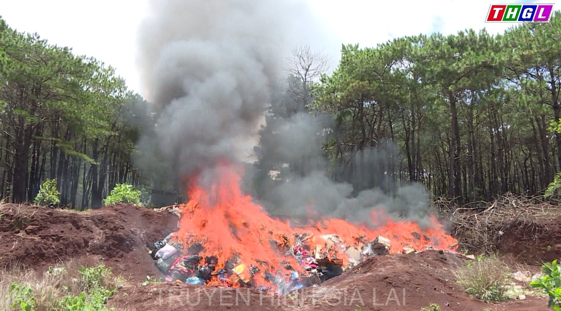 Tiêu hủy 66.822 sản phẩm hàng hoá vi phạm với tổng trị giá hơn 1,5 tỷ đồng
