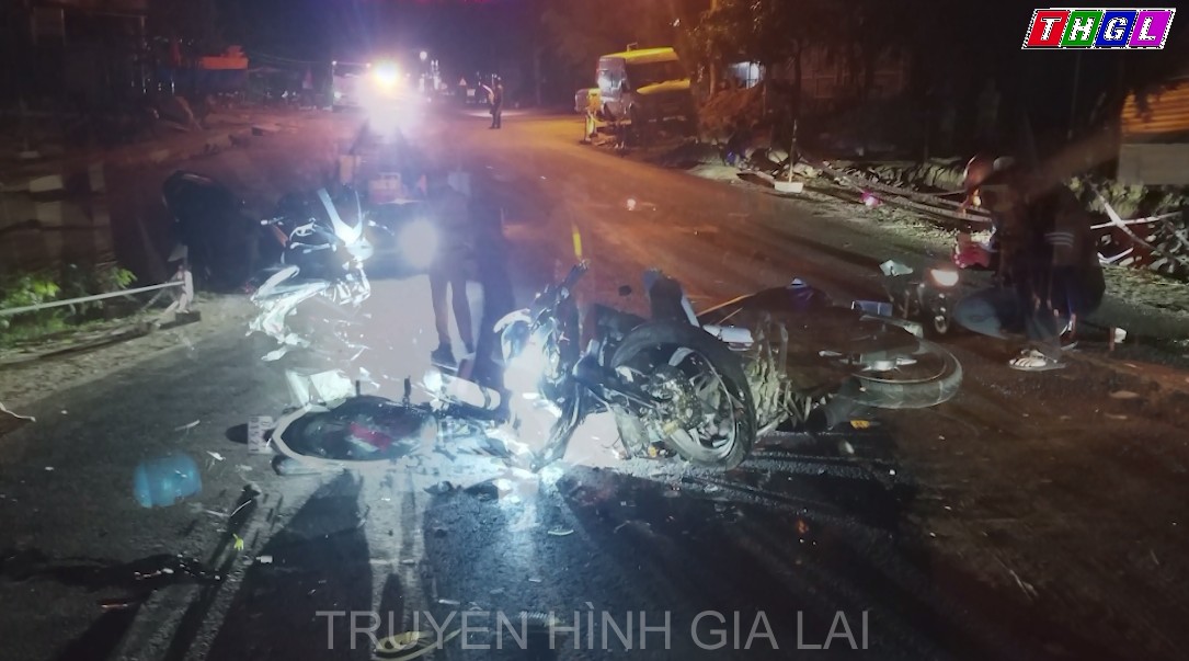 Tai nạn giao thông rất nghiêm trọng trên Quốc lộ 25 qua địa bàn huyện Phú Thiện khiến 4 người thương vong