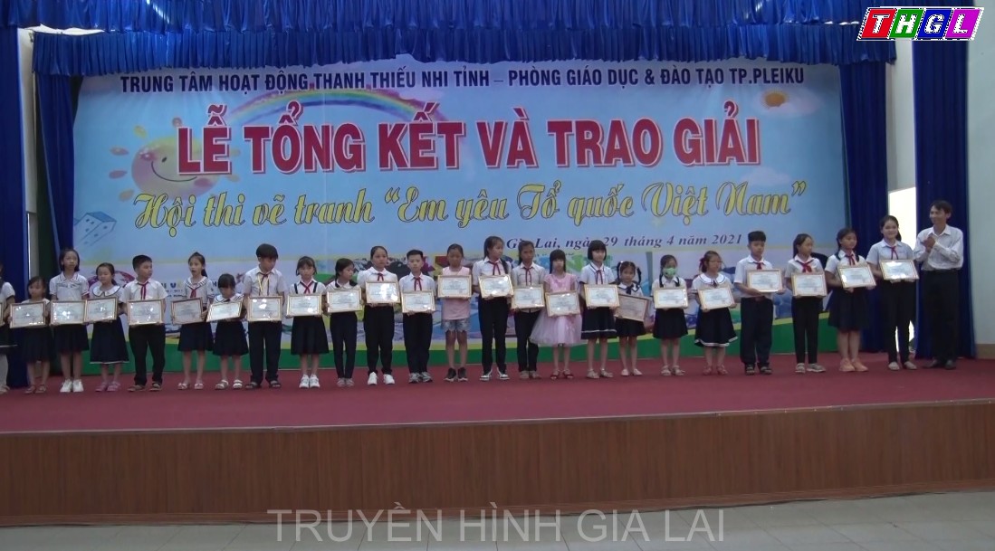 Trung tâm hoạt động TTN tỉnh trao giải hội thi vẽ tranh với chủ đề “Em yêu Tổ quốc Việt Nam”