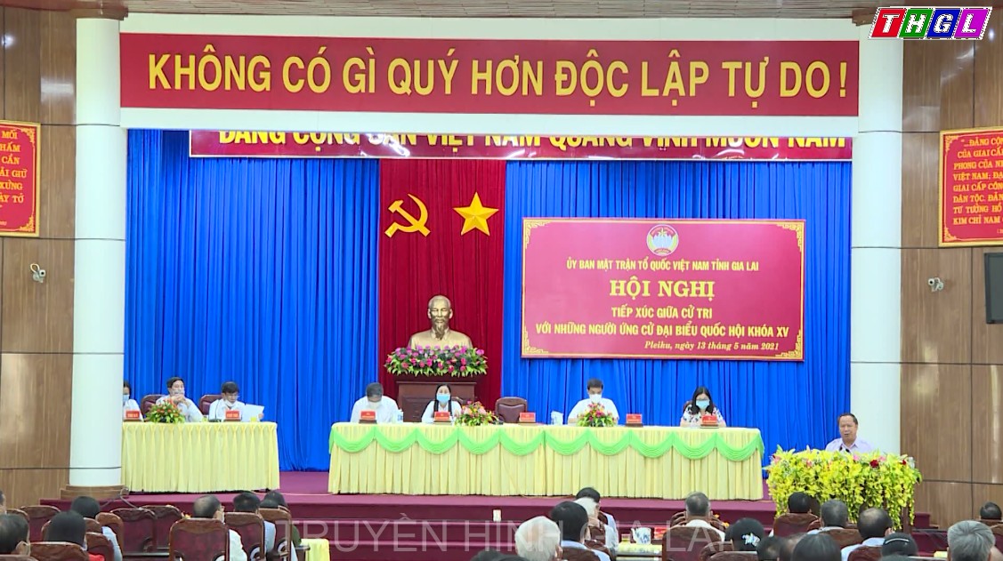 Các ứng cử viên đại biểu Quốc hội khóa XV thuộc Đơn vị bầu cử 1 tiếp xúc cử tri để vận động bầu cử tại TP. Pleiku