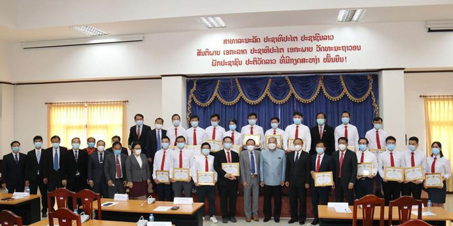Chính phủ Lào đánh giá cao các chuyên gia y tế Việt Nam giúp chống dịch COVID-19