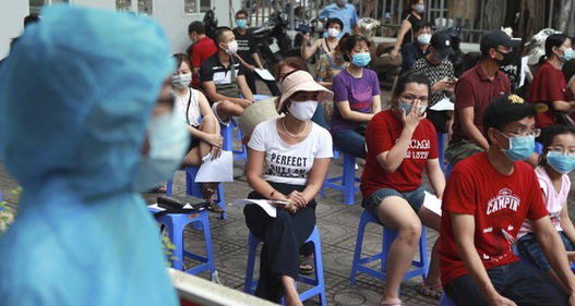 Campuchia phát hiện ổ dịch lớn tại nhà máy, Malaysia kéo dài lệnh phong tỏa toàn diện