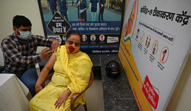 Ấn Độ ưu đãi như thế nào để người dân tiêm vaccine COVID-19?