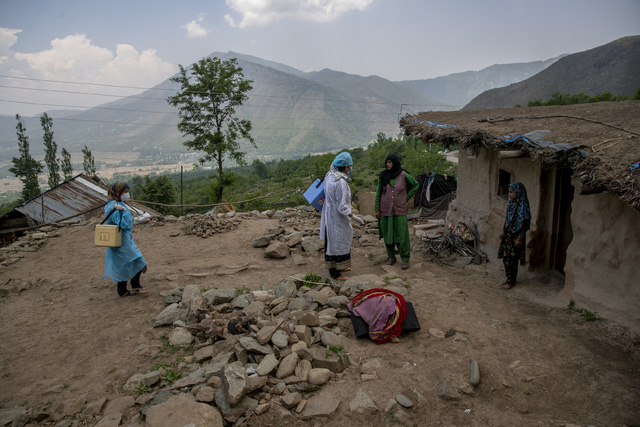 Tâm lý sợ tiêm vaccine ở nông thôn cản trở công cuộc chống dịch của Ấn Độ