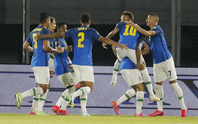 Neymar tỏa sáng, Brazil xây chắc ngôi đầu tại vòng loại World Cup 2022