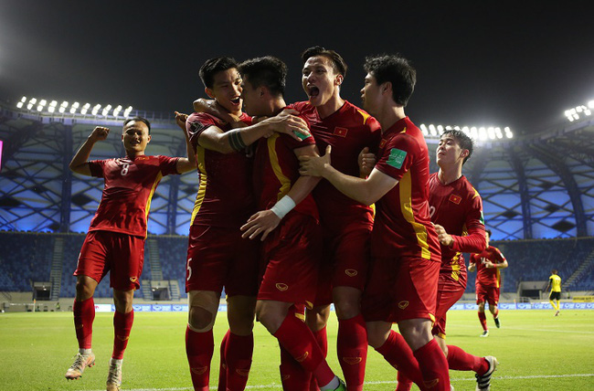 Chủ tịch nước, Thủ tướng, Chủ tịch Quốc hội chúc mừng ĐT Việt Nam