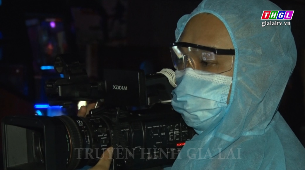Chuyện tác nghiệp của phóng viên, nhà báo qua các đợt dịch Covid-19