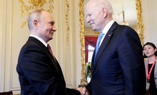 Mâu thuẫn Nga – Mỹ có thể giải quyết qua một hội nghị?