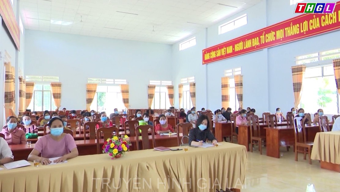 Hội LHPN tỉnh tổ chức truyền thông quản lý tài chính và thành lập CLB “Phụ nữ nói không với tín dụng đen”