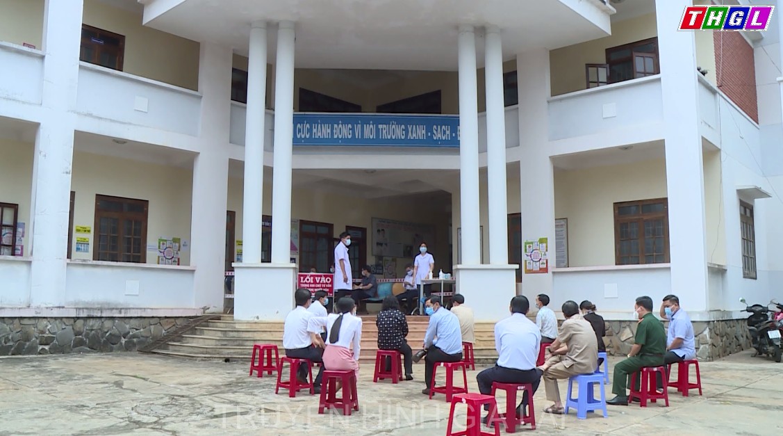 Xét nghiệm SARS – CoV – 2 cho đại biểu, khách mời và nhân viên phục vụ kỳ họp thứ Nhất, HĐND tỉnh khóa XII, nhiệm kỳ 2021 – 2026