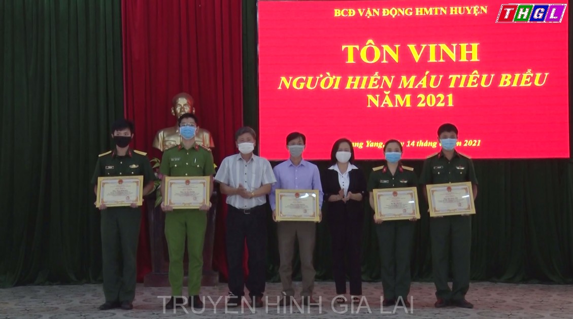 Huyện Mang Yang tổ chức lễ tôn vinh người hiến máu tình nguyện năm 2021