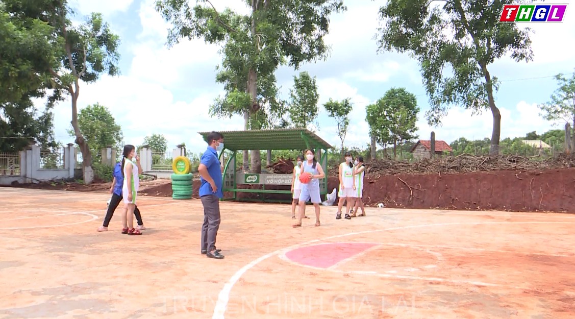 Quan tâm học sinh trong mùa hè