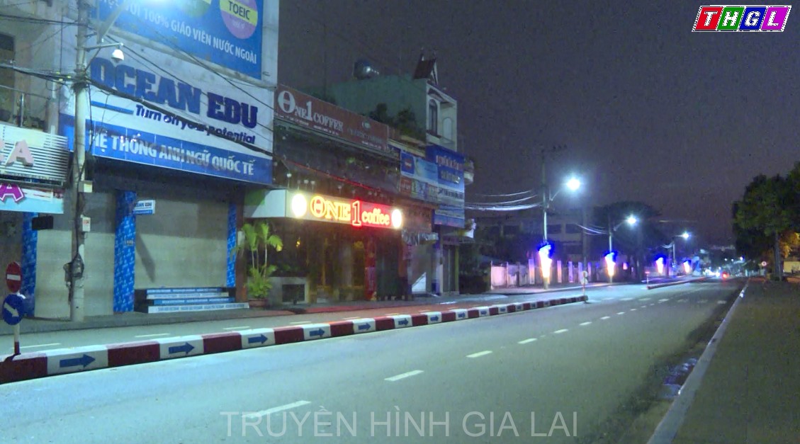 Các quán cà phê trên địa bàn thành phố Pleiku chấp hành tốt quy định phòng, chống dịch Covid-19