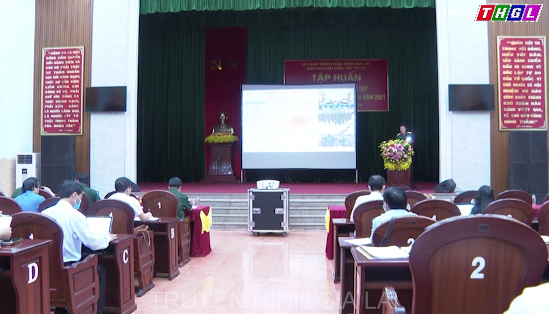 Tập huấn cán bộ đạo diễn diễn tập Khu vực phong thủ cấp huyện