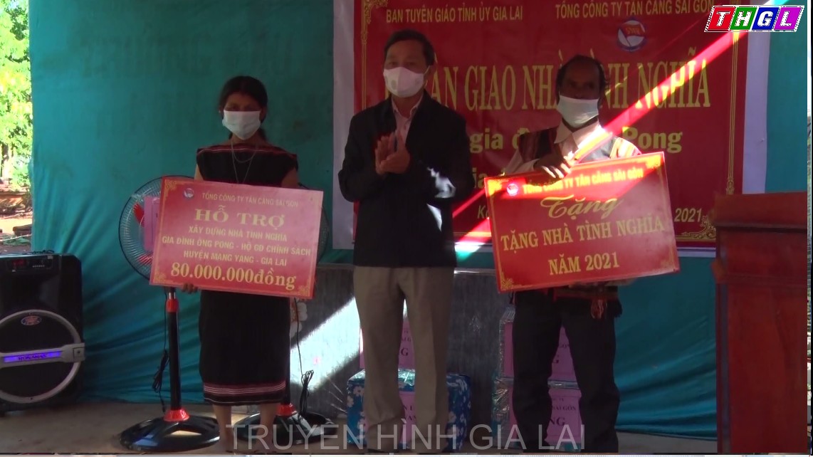 Bàn giao Nhà tình nghĩa cho hộ chính sách khó khăn xã Kon Chiêng, huyện Mang Yang