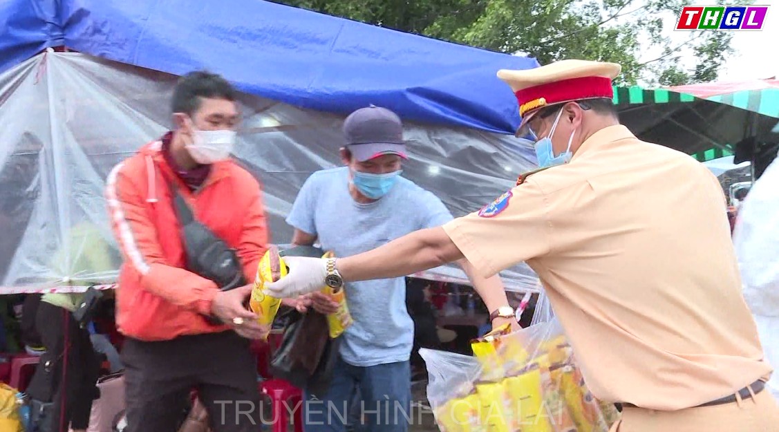 Công an tỉnh Gia Lai sẵn sàng hỗ trợ, giúp đỡ người dân về từ vùng dịch