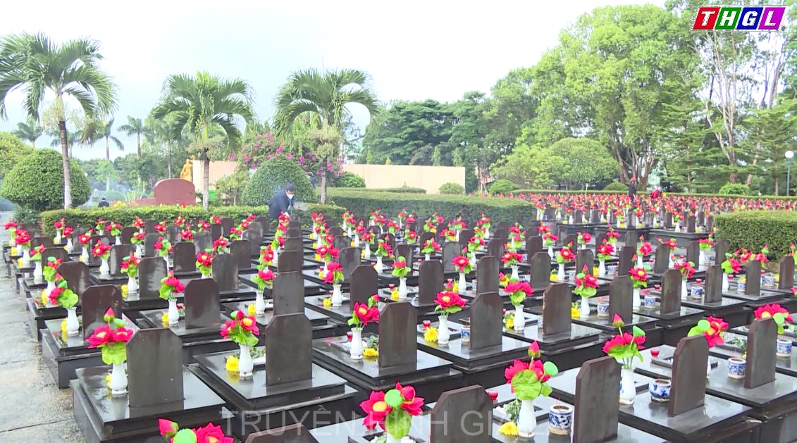 Tỉnh Gia Lai tổ chức Lễ dâng hoa, dâng hương Chủ tịch Hồ Chí Minh và viếng các Anh hùng Liệt sỹ