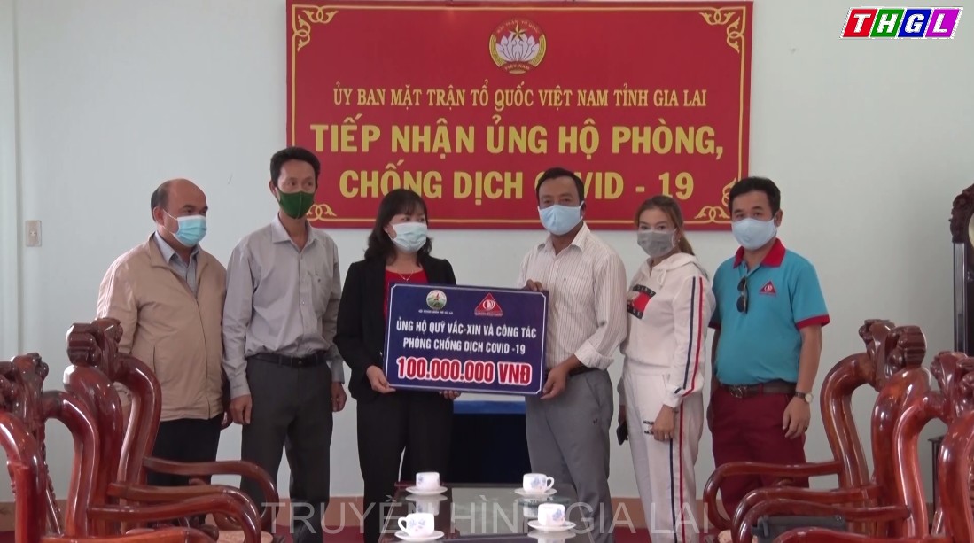 Hội Doanh nhân trẻ Gia Lai trao 200 triệu đồng ủng hộ quỹ phòng chống Covid-19