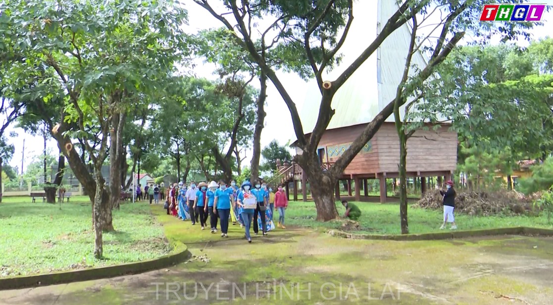 Hội Liên hiệp Phụ nữ TP.Pleiku tổ chức hành trình về nguồn