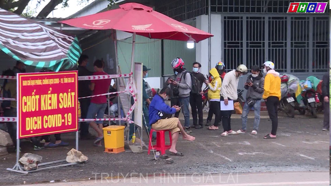 Hơn 1500 người khai báo y tế tại chốt kiểm soát dịch Covid – 19 cầu 110