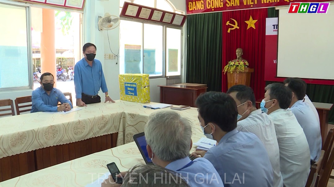 LĐLĐ tỉnh Gia Lai thăm, tặng quà Trung tâm Kiểm soát bệnh tật tỉnh Gia Lai