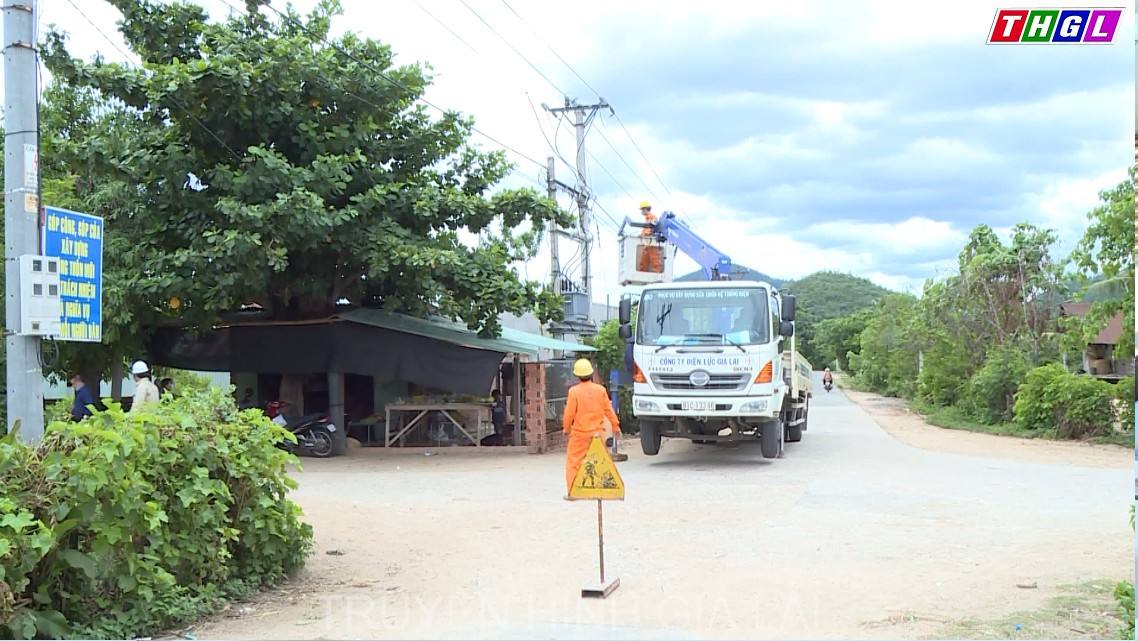 Krông Pa đảm bảo an toàn lưới điện trong mùa mưa bão