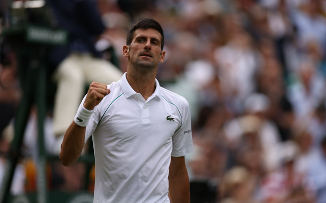 Novak Djokovic dễ dàng vào tứ kết Wimbledon