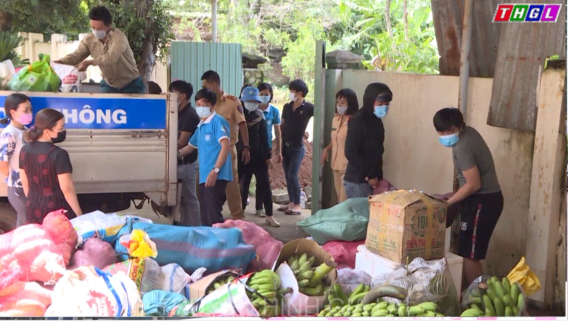 Phụ nữ Gia Lai hướng về vùng dịch