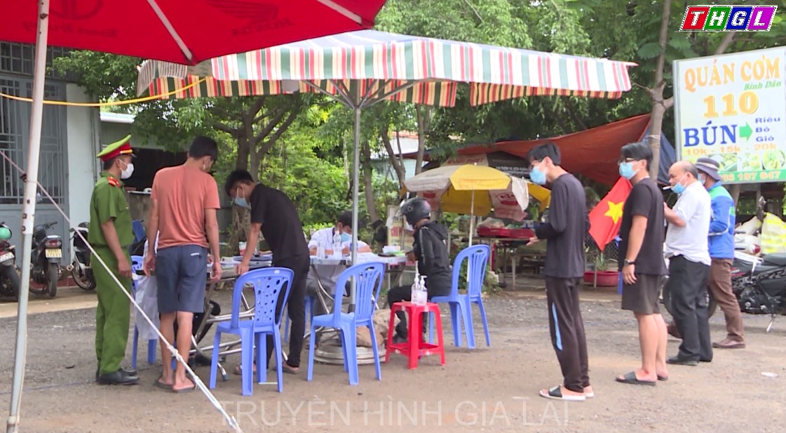 Siết chặt kiểm soát dịch tại điểm chốt khu vực Cầu 110 huyện Chư Pưh