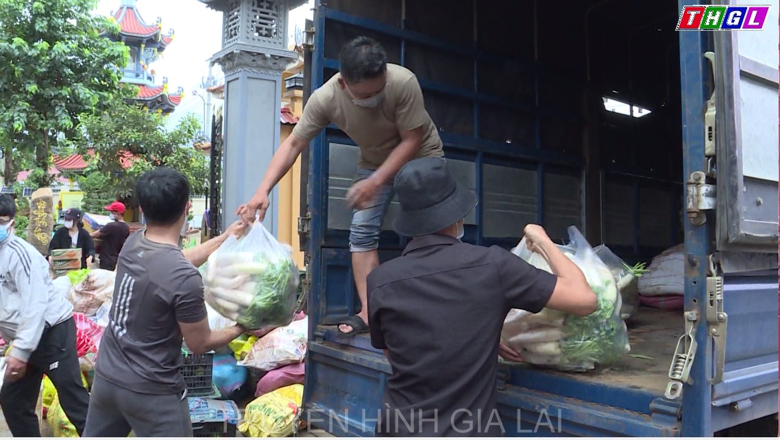 Thêm gần 30 tấn thực phẩm và rau, củ, quả từ Ban Trị sự Phật giáo tỉnh Gia Lai hỗ trợ TP.Hồ Chí Minh chống dịch Covid-19
