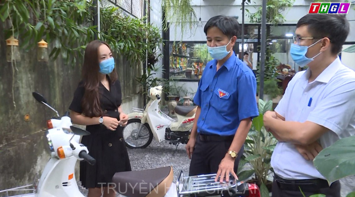 Hỗ trợ, giúp đỡ học sinh có hoàn cảnh khó khăn