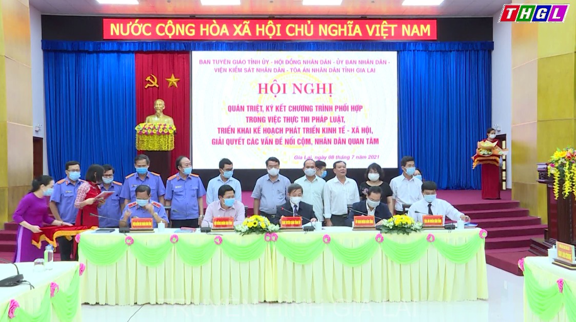  Hội nghị quán triệt, ký kết chương trình phối hợp trong việc thực thi pháp luật, triển khai kế hoạch phát triển kinh tế – xã hội, giải quyết các vấn đề nổi cộm, Nhân dân quan tâm